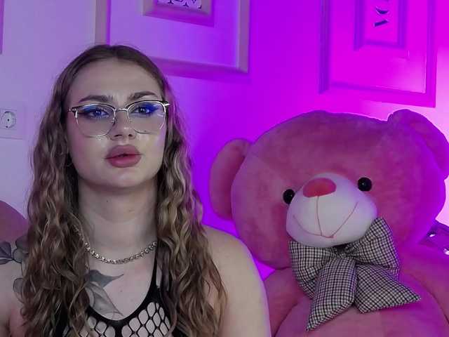 AbbyWhite live cam on BongaCams