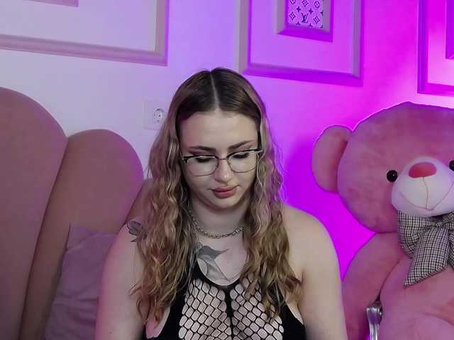 AbbyWhite live cam on BongaCams