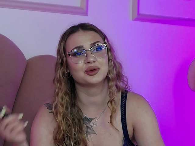 AbbyWhite live cam on BongaCams