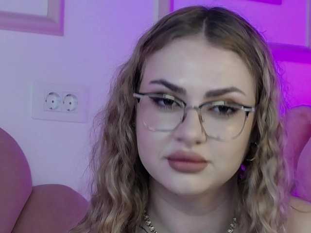 AbbyWhite live cam on BongaCams