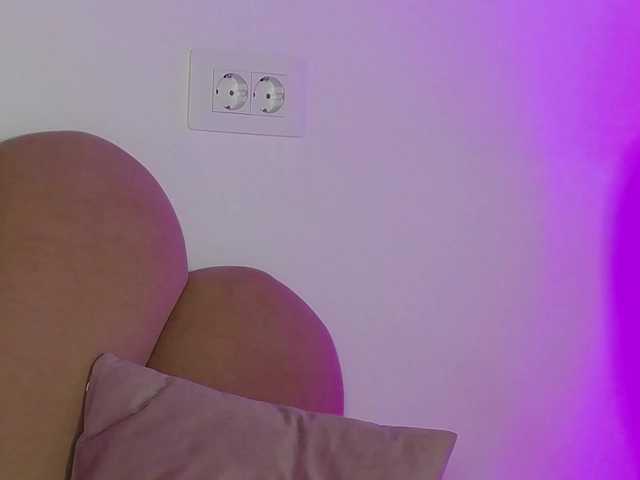 AbbyWhite live cam on BongaCams