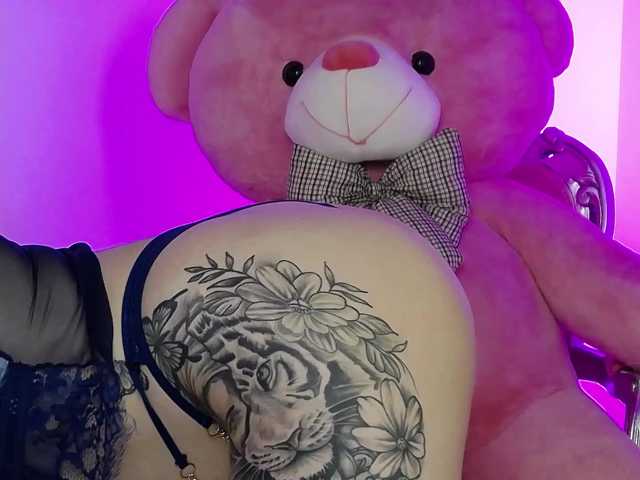 AbbyWhite live cam on BongaCams