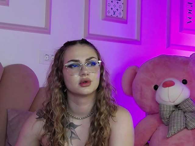 AbbyWhite live cam on BongaCams