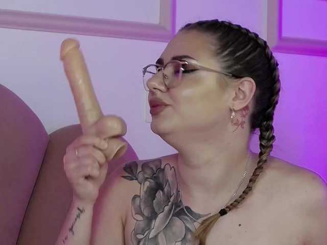 AbbyWhite live cam on BongaCams