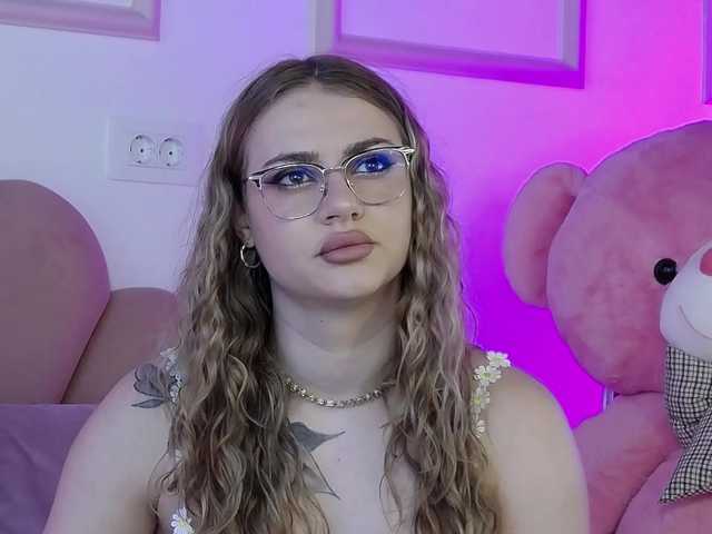 AbbyWhite live cam on BongaCams