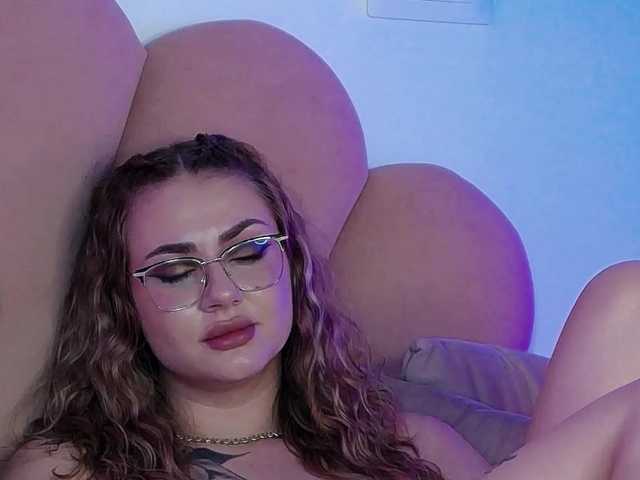 AbbyWhite live cam on BongaCams