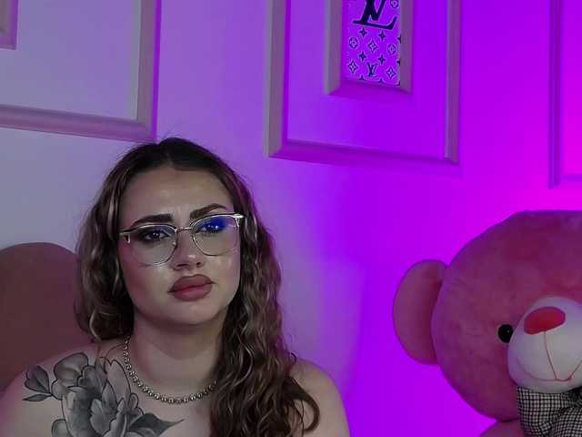 AbbyWhite live cam on BongaCams