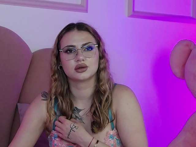 AbbyWhite live cam on BongaCams