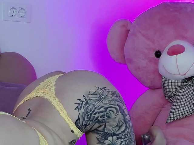 AbbyWhite live cam on BongaCams