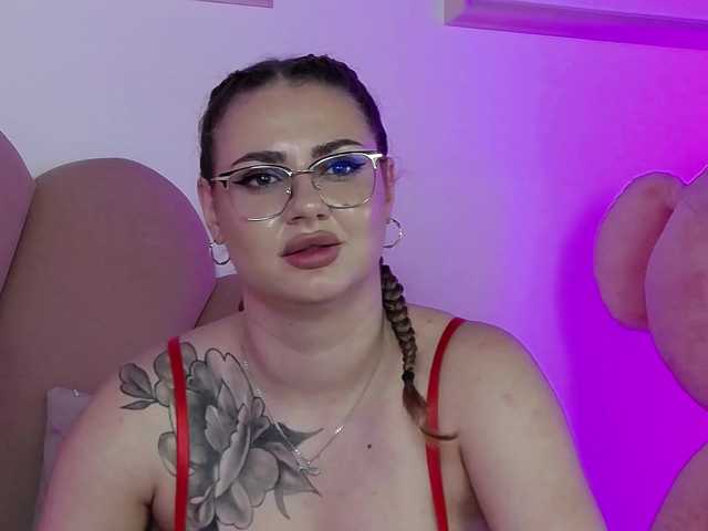 AbbyWhite live cam on BongaCams