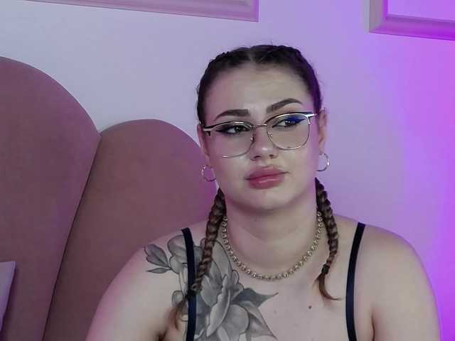 AbbyWhite live cam on BongaCams