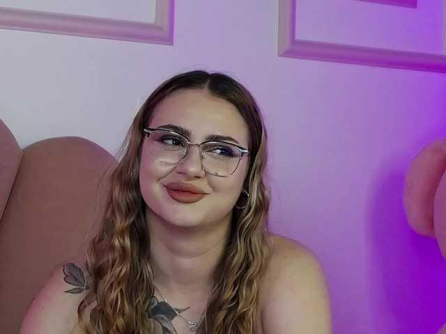 AbbyWhite live cam on BongaCams