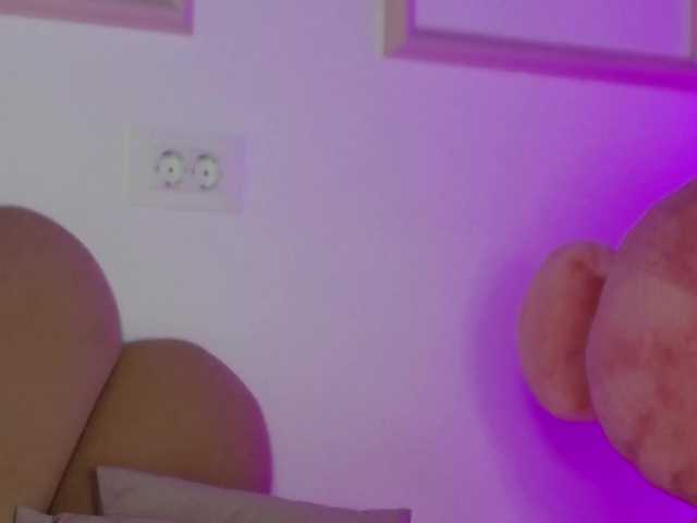 AbbyWhite live cam on BongaCams