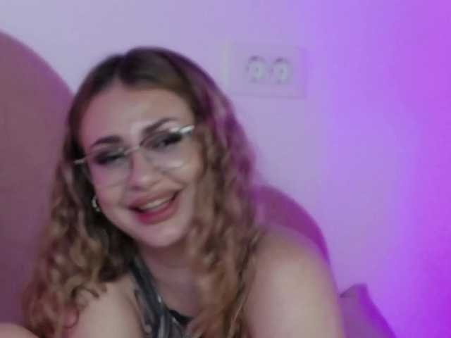 AbbyWhite live cam on BongaCams