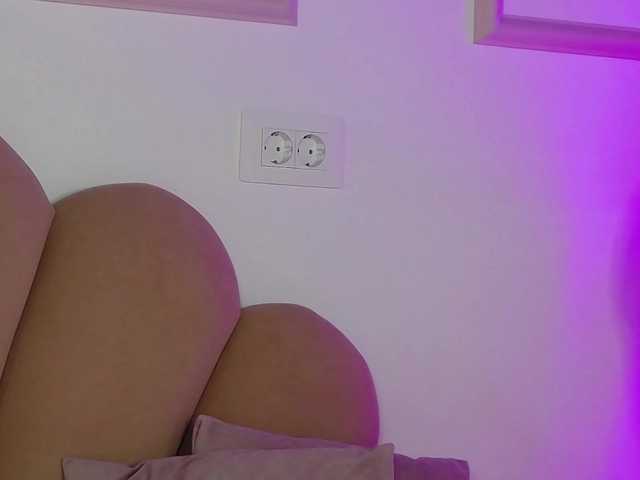 AbbyWhite live cam on BongaCams