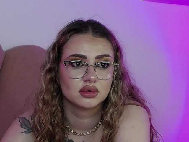 AbbyWhite live cam on BongaCams