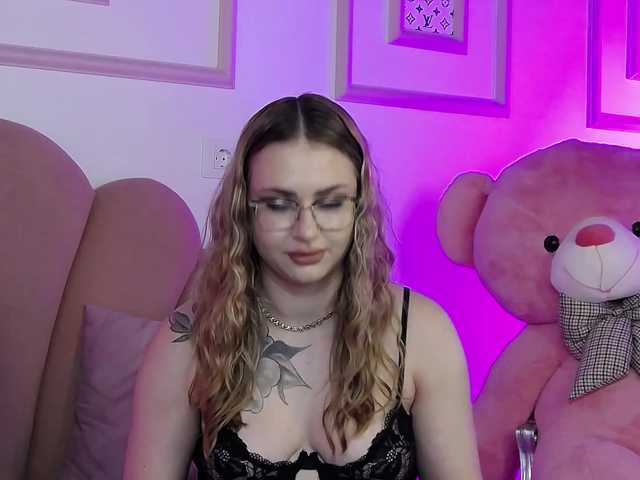 AbbyWhite live cam on BongaCams