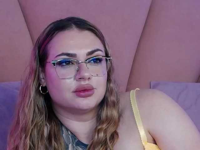 AbbyWhite live cam on BongaCams