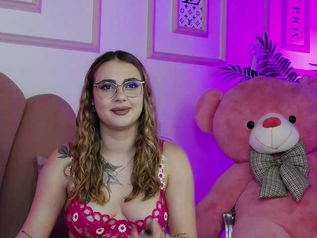 AbbyWhite live cam on BongaCams
