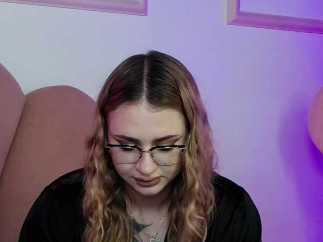 AbbyWhite live cam on BongaCams