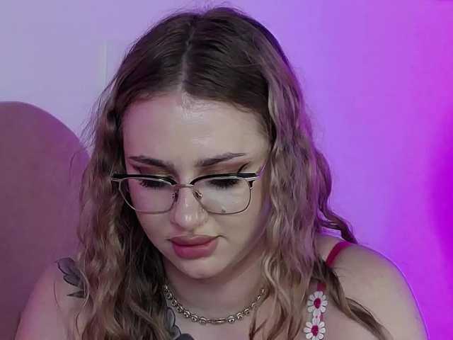 AbbyWhite live cam on BongaCams