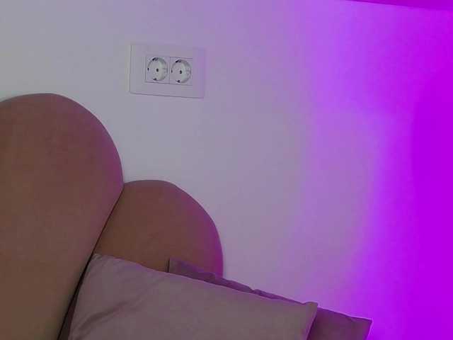AbbyWhite live cam on BongaCams
