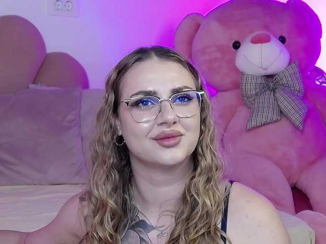 AbbyWhite live cam on BongaCams