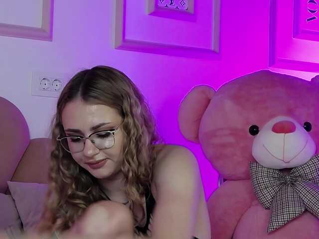 AbbyWhite live cam on BongaCams