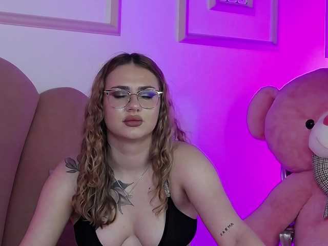 AbbyWhite live cam on BongaCams
