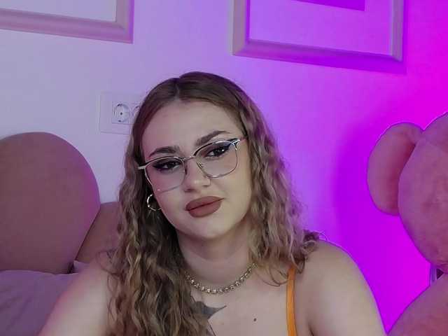 AbbyWhite live cam on BongaCams