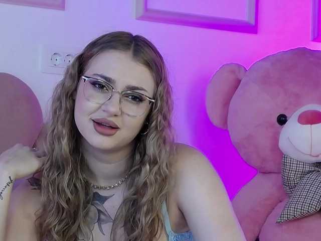 AbbyWhite live cam on BongaCams