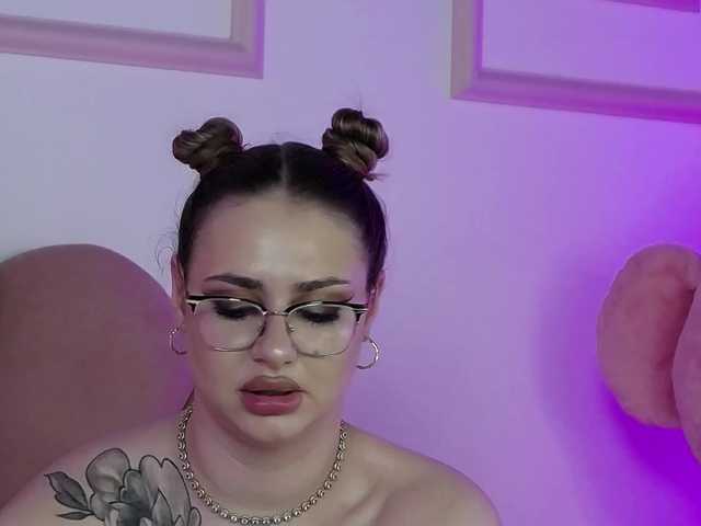 AbbyWhite live cam on BongaCams