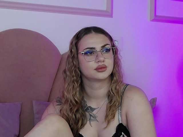 AbbyWhite live cam on BongaCams
