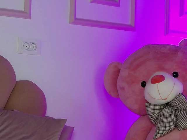 AbbyWhite live cam on BongaCams