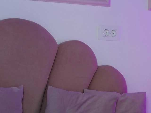 AbbyWhite live cam on BongaCams