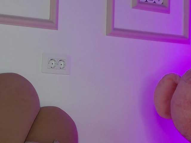 AbbyWhite live cam on BongaCams