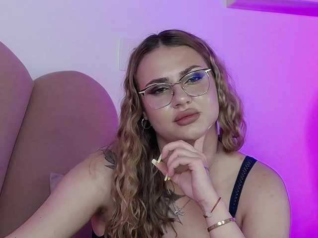 AbbyWhite live cam on BongaCams