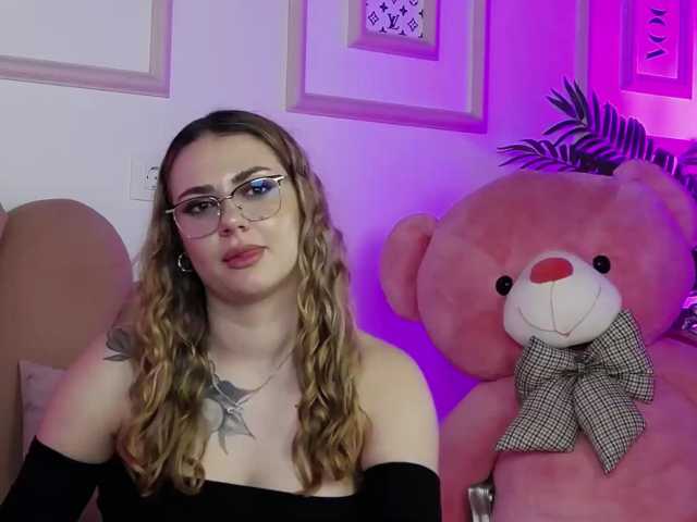 AbbyWhite live cam on BongaCams