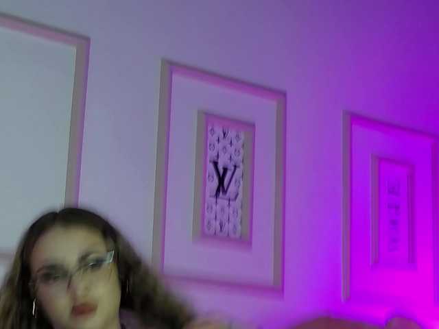 AbbyWhite live cam on BongaCams