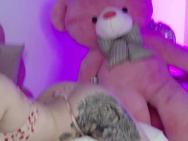 AbbyWhite live cam on BongaCams