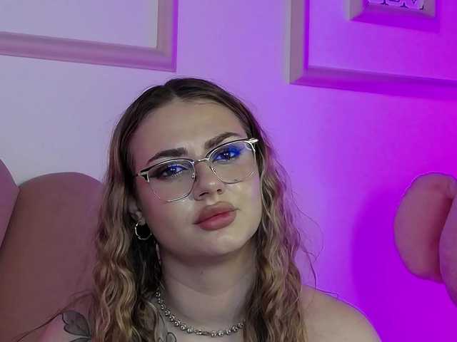 AbbyWhite live cam on BongaCams