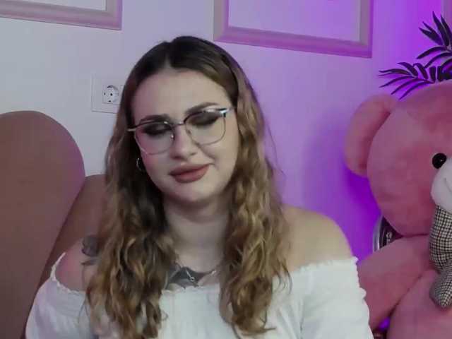 AbbyWhite live cam on BongaCams
