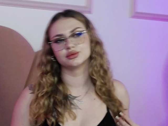 AbbyWhite live cam on BongaCams