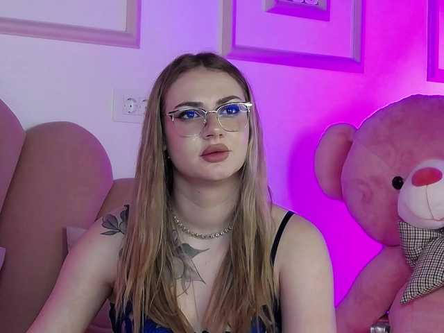 AbbyWhite live cam on BongaCams