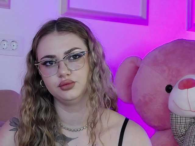 AbbyWhite live cam on BongaCams