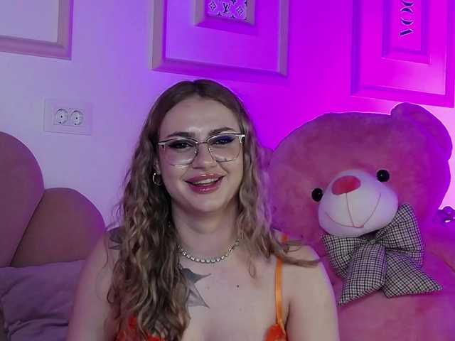 AbbyWhite live cam on BongaCams