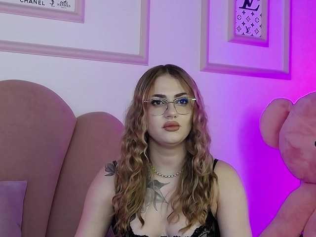 AbbyWhite live cam on BongaCams