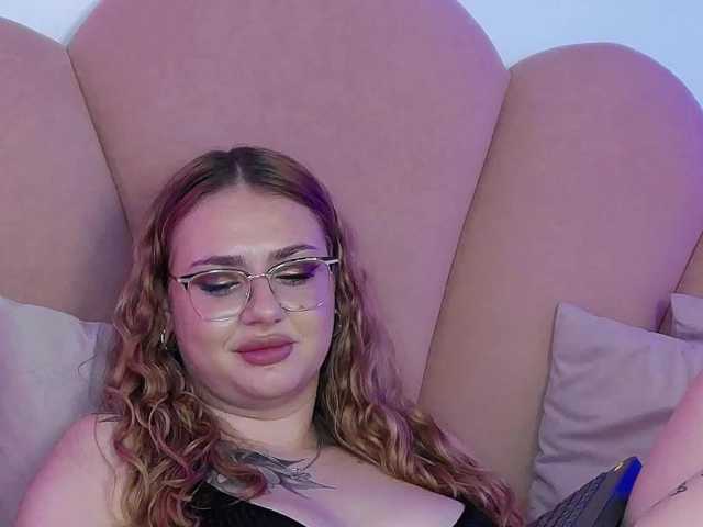 AbbyWhite live cam on BongaCams