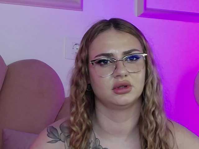 AbbyWhite live cam on BongaCams