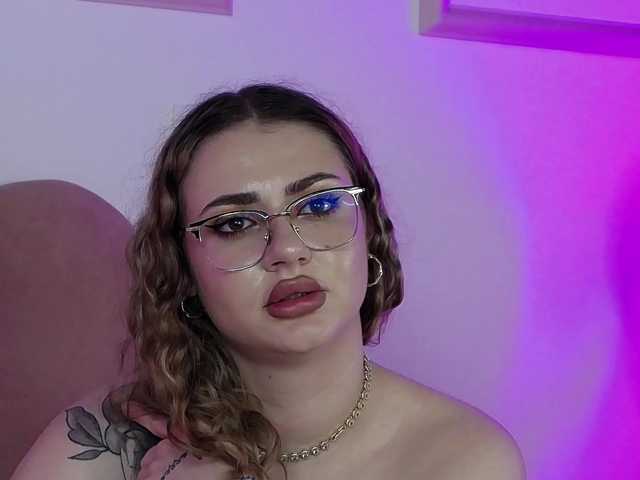 AbbyWhite live cam on BongaCams